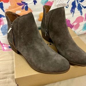 Beautiful NWB Lucky Brand booties in 7.5M in Gray color